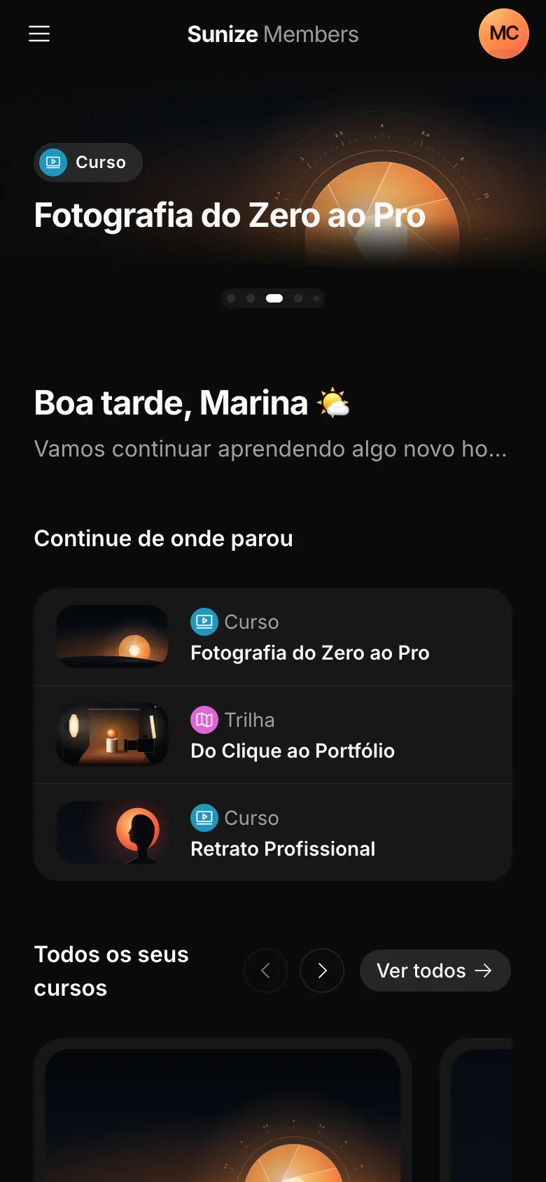Início da área de membros Sunize Members no celular, com o destaque do curso Fotografia do Zero ao Pro, a saudação Boa tarde, Marina e a lista Continue de onde parou